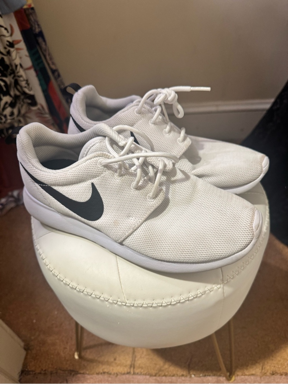 Nike White and Black Mesh Casual Runners